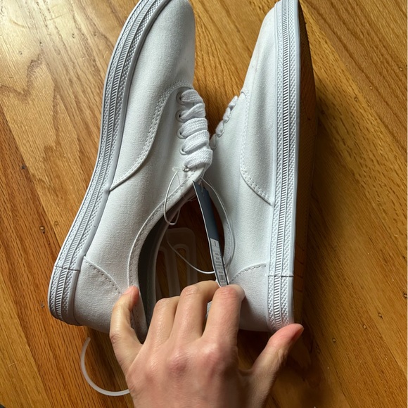 LAST CHANCE - Target Universal Thread canvas sneakers in all white - Picture 7 of 11